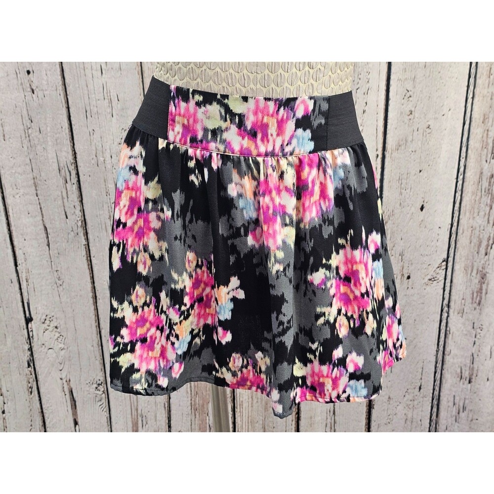 JOE B Joe Benbasset Floral Mini Skirt Women's M Pink Black Elastic Waist